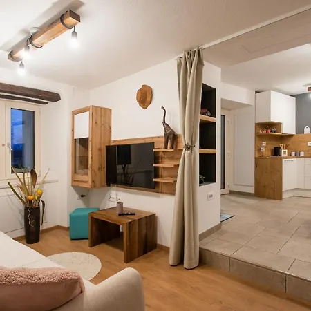 Apartman Apartma Ob Stari Murvi, *