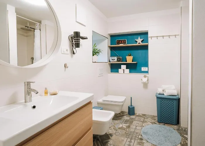 Apartma Ob Stari Murvi, شقة *