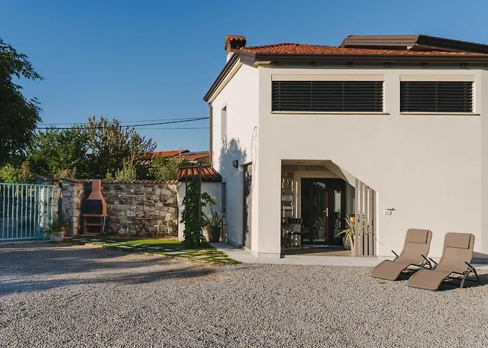 Apartma Ob Stari Murvi, شقة *