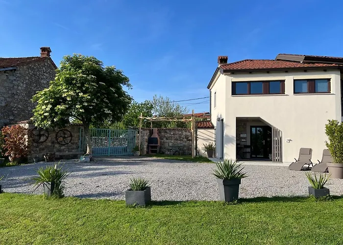 Apartma Ob Stari Murvi, شقة