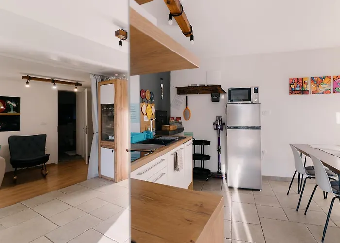 شقة Apartma Ob Stari Murvi,